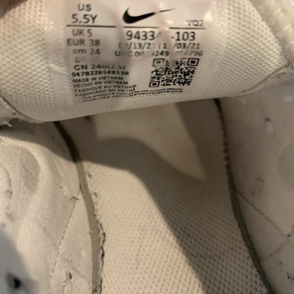 Nike Air Max 270 (GS) - Picture 6 of 7
